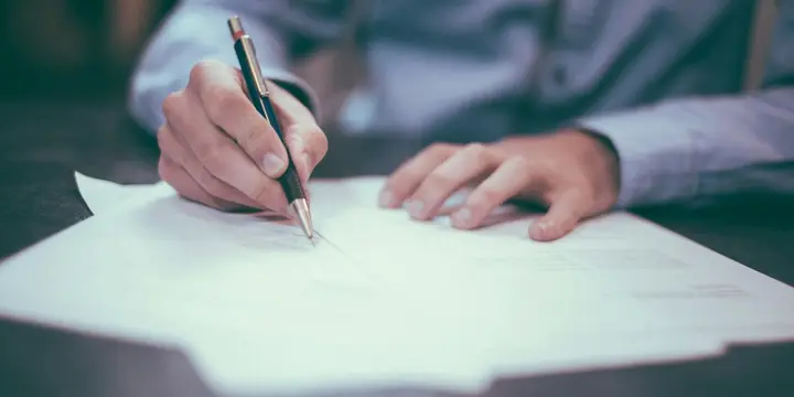 Signature d’un contrat d’assurance